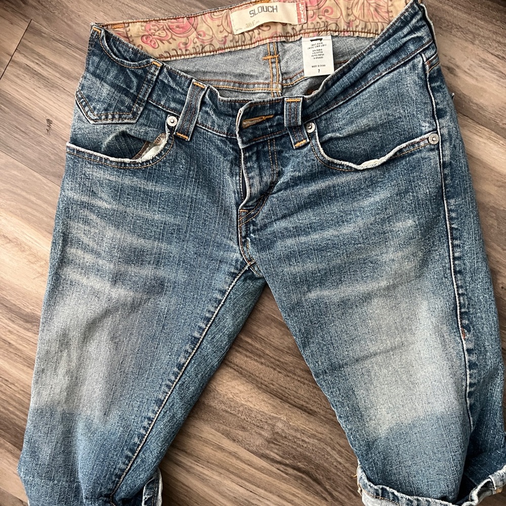 Levi’s Cuffed Capri | Size 7